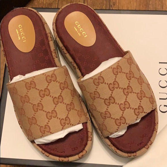 gucci women's angelina logo canvas flatform slides